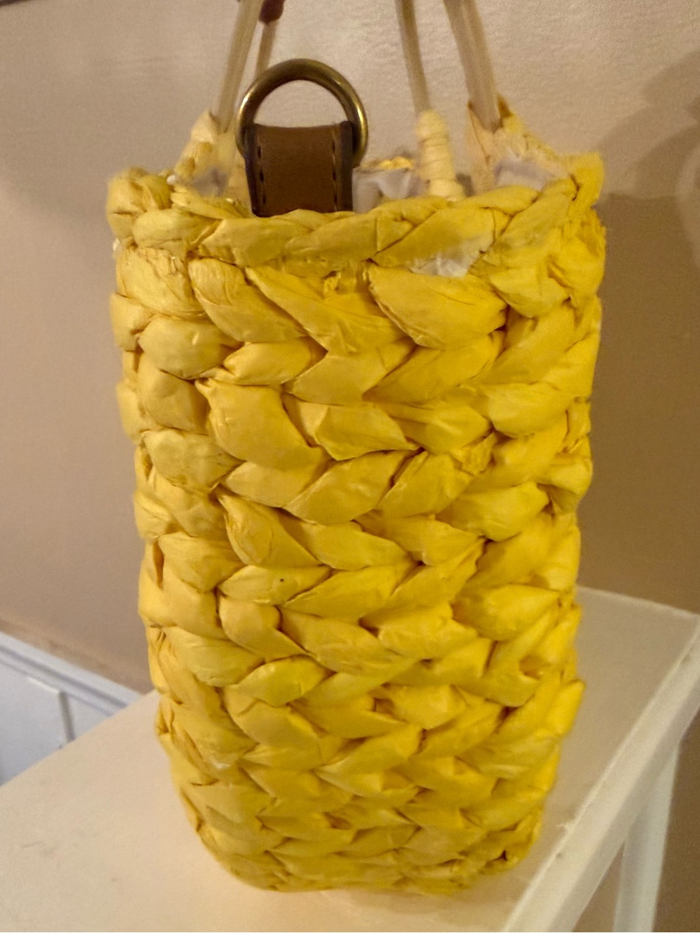 Yellow Braided Half-Moon Lemon Tote Bag with Wooden Handles EUC - Picture 8 of 11